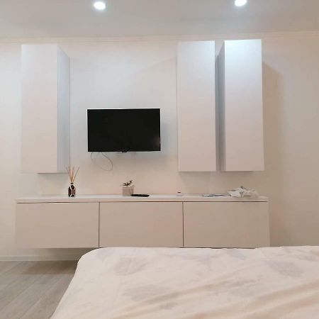Апартаменты White Studio Клуж-Напока Экстерьер фото